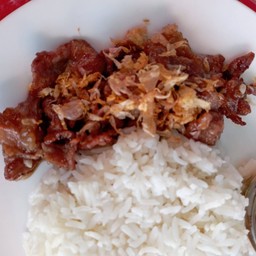 หมูทอดกระเทียมพริกไทยโบราณราดข้าว