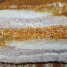 หมูกรอบ 2 ขีด น้ำจิ้มซีฟู๊ด