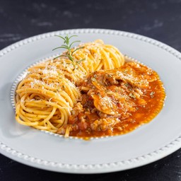 พาสต้าซอสมะเขือเทศ