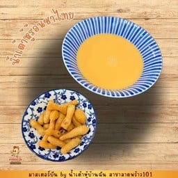 น้ำเต้าหู้ร้อนชาไทย