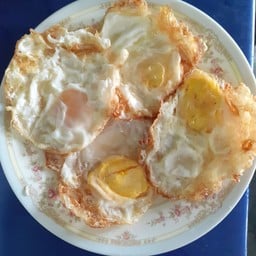 ร้านป้าผาอาหารตามสั่งหน้าวัดป่ายุบ