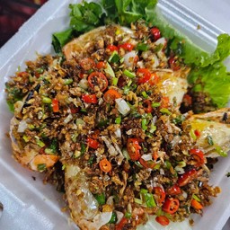 กุ้งแม่น้ำผัดพริกเกลือ