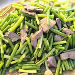 ดอกหอมผัดตับ