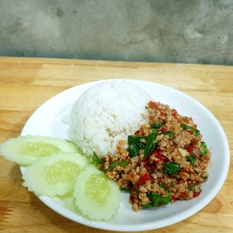 [อร่อยซ่ากับโค้ก] ข้าวกระเพราหมู +  โค้ก ออริจินัล (ขวด) 