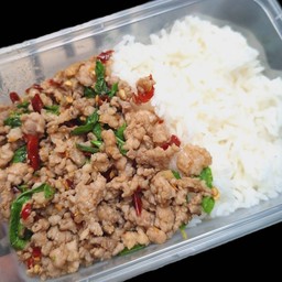 ข้าวกะเพราพริกแห้ง