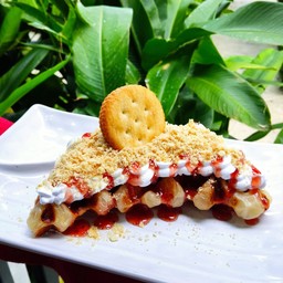 Whipped cream Crackers crust