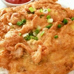 ร้านข้าวยำไก่แซ่บซิ่งระเบิด ร้านช่างพีท เจริญยนต์