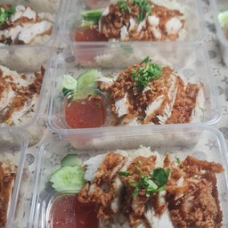 ข้าวมันไก่ทอดพิเศษ