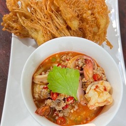 ยำเห็ดเข็มทอง