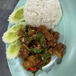 กะเพราหมูกรอบราดข้าว