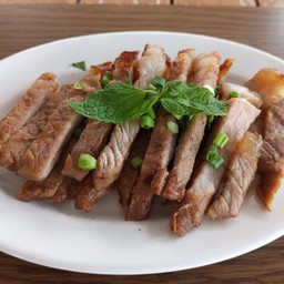 เนื้อย่างติดมัน(น้ำจิ้มเปรี้ยว)