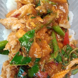 หมูชิ้นผัดพริกแกง