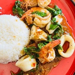 ข้าวกระเพรากุ้ง