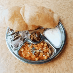 CHOLE BHATURE
