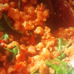 กระเพราไข่เยี่ยวม้า(กับข้าว)