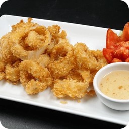 ปลาหมึกชุบแป้งทอด