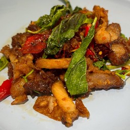 ข้าวกะเพราหมูทอด ผัดแห้ง