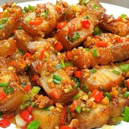 หมูสามชั้นคั่วพริกเกลือ