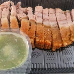 หมูกรอบ 1 ขีด น้ำจิ้มซีฟู๊ด