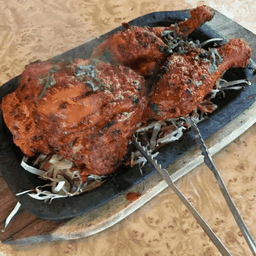 Tandoori Chicken (Full) ไก่หมักเครื่องเทศทันดูรี 1 ตัว