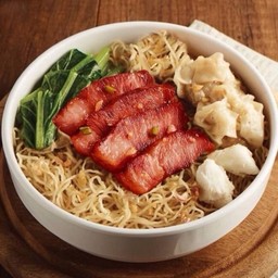บะหมี่หมูย่างหมูกรอบปูเกี๊ยวกุ้ง