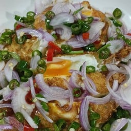 ยำไข่ดาว