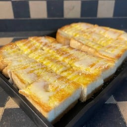 ปังปิ้งเนย + นม + น้ำตาล