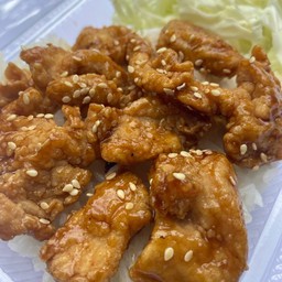 ข้าวไก่เกาหลี คลุกซอสกระเทียม