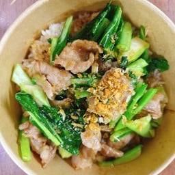 ข้าวผัดคะน้าหมูชิ้น