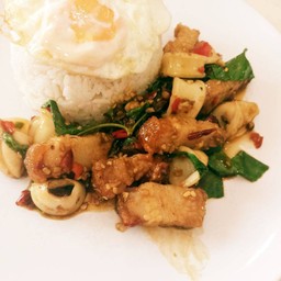 พริกเผา หมูการอบ ราดข้าว