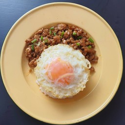 ข้าวน้ำมันหอย(ไม่รวมไข่)เลือกเนื้อสัตว์ไม่เกิน1อย่างยกเว้นทะเลสามารถรวมได้
