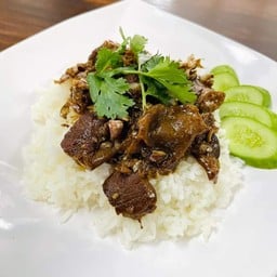 ข้าวเนื้อตุ๋นกระเทียม