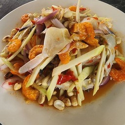 ยำมะม่วงปูม้าสด