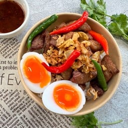 ข้าวหมูแดดเดียวทอด ไข่ต้มยางมะตูม 2 กล่อง