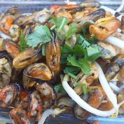 บังเต๋อหอยทอด ผัดไท เลียบวารี33