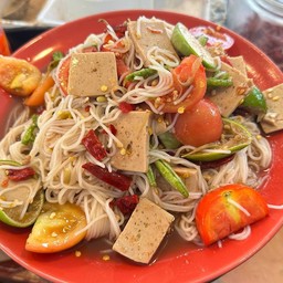 ตำขนมจีน + ไก่ยอ