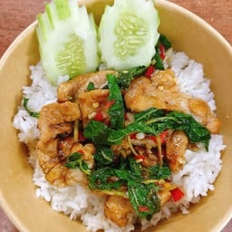 ข้าวกระเพราหมูชิ้น