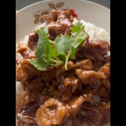 ข้าวหมูหวาน+แกงส้ม