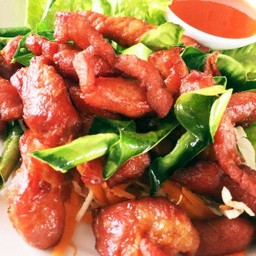 หมูทอด ใบมะกูด