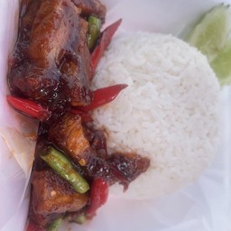 ข้าวพริกเผาหมูกรอบ
