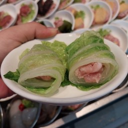 หมูห่อผักกาดขาว