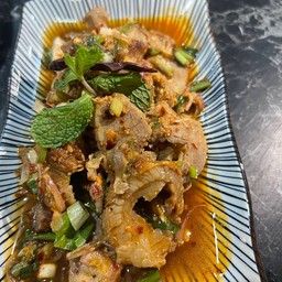 น้ำตกคอหมูย่าง