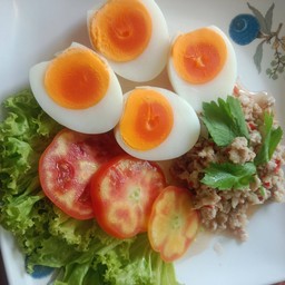 ยำไข่ต้มหมูสับ