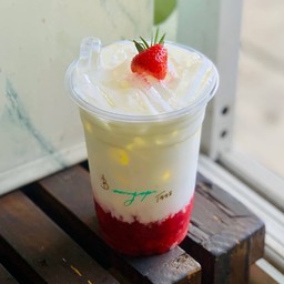 สตอเบอร์รี่ นมสด