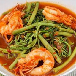 แกงส้มกุ้งผักรวม