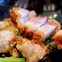 เกีี๊ยวหมู + หมูกรอบ