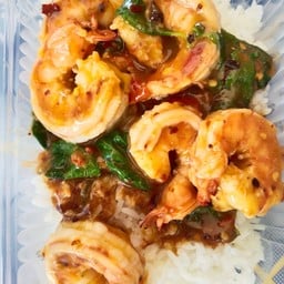 ข้าวกะเพรากุ้ง