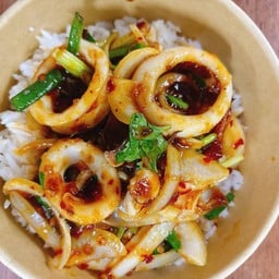 ข้าวผัดพริกเผาปลาหมึก