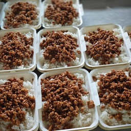 เนื้อสับกระเทียม