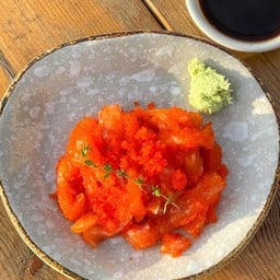 แซลมอนคลุกไข่กุ้ง